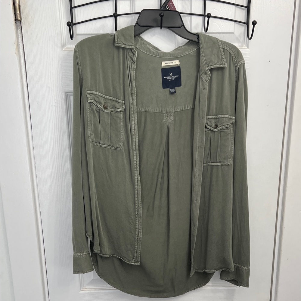 American Eagle Outfitters Button Down